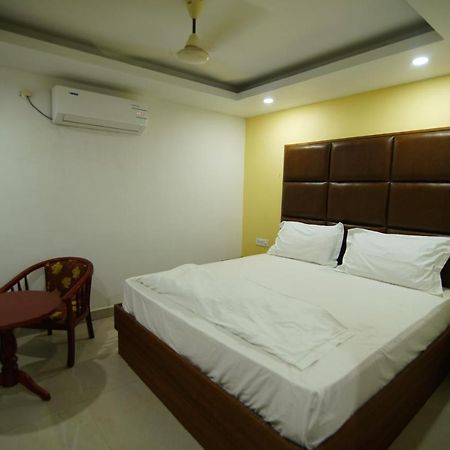 Siriki Resorts Srungavarapukota Luaran gambar