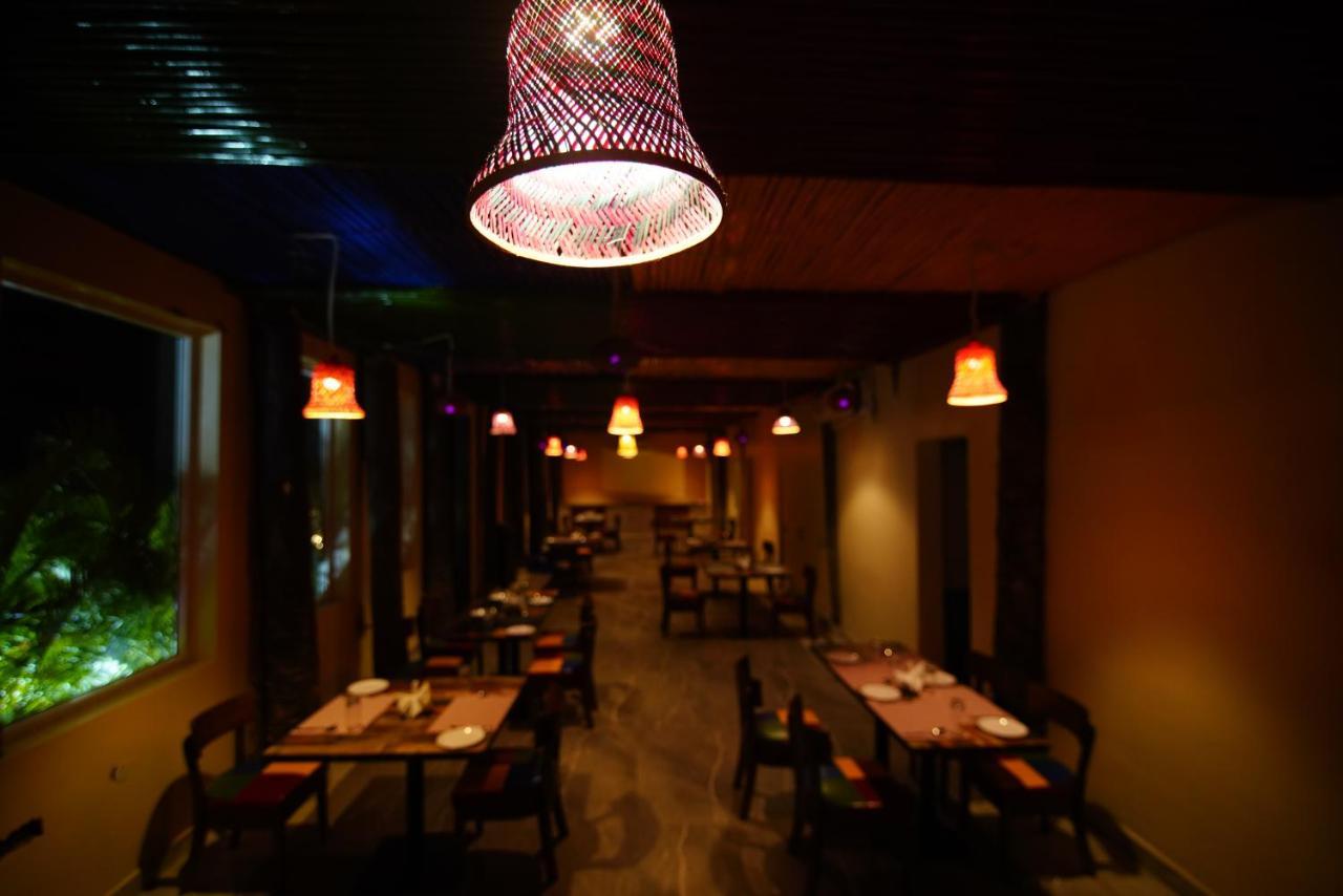 Siriki Resorts Srungavarapukota Luaran gambar