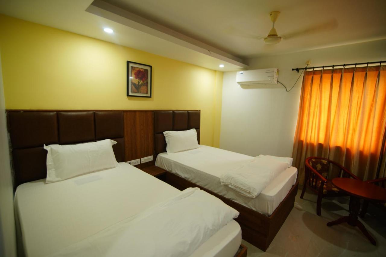 Siriki Resorts Srungavarapukota Luaran gambar
